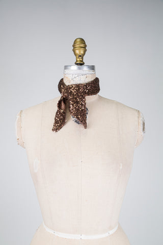 Foulard dandy moka précieux (3 formats)