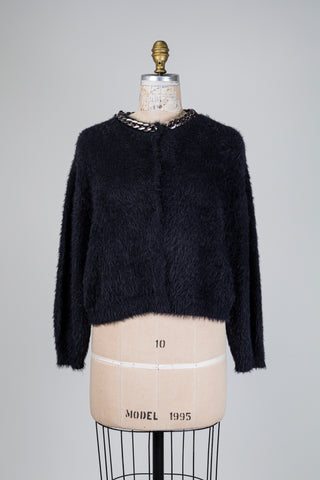 Cardigan plume d’ébène à col chaîne (8)