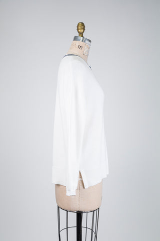 Chandail en tricot crème accent marine (S+M)
