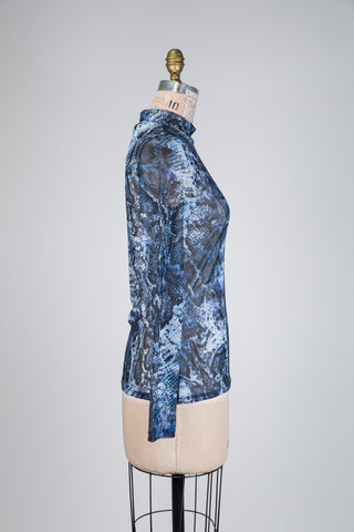 Haut bleu en maille filet serpent (8)