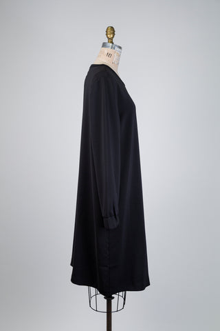 Robe chandail noire à lignes structurées (L)