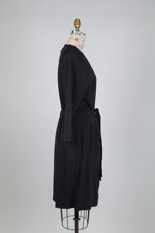 Robe noire col en V à zip frontal (8)