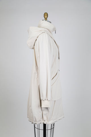 Manteau crème dos plissé à capuchon (8)