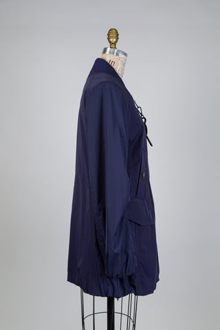 Manteau marine à ourlets bouffants (8)