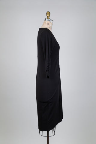 Robe noire à col en V et fronces (XS-M-L)