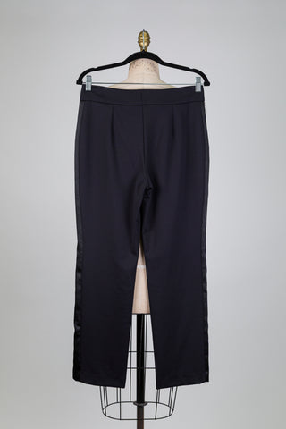 Pantalon noir à galons satinés (6)