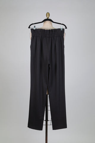 Pantalon noir à taille tulipe (6)