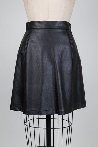 Jupe patineuse en faux cuir noir (6+8)