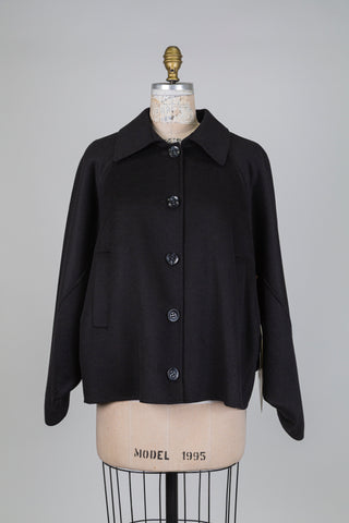 Veste cape structurée en laine noire (8)