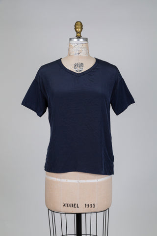 Two-material navy V-neck t-shirt (4-6-10)
