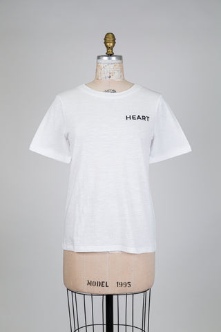 T-shirt blanc au coeur affirmé (S)