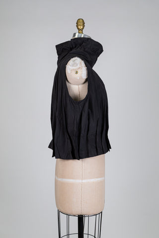Black pleated hem high-neck tank top (S)