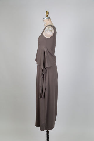 Robe taupe à superposition asymétrique (XS+S)