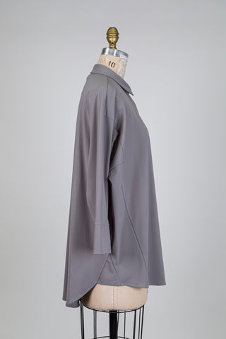 Chemisier gris à boutonnage invisible (XL)