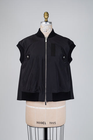 Black sleeveless bomber jacket (2+4)