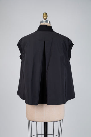 Black sleeveless bomber jacket (2+4)