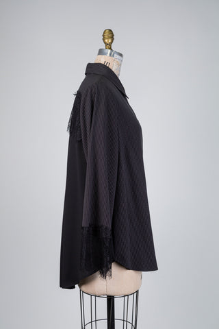 Black shirt with lace details (14/16)