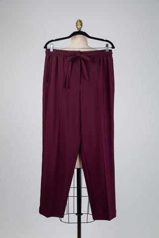 Burgundy trousers with contrasting piping (10)