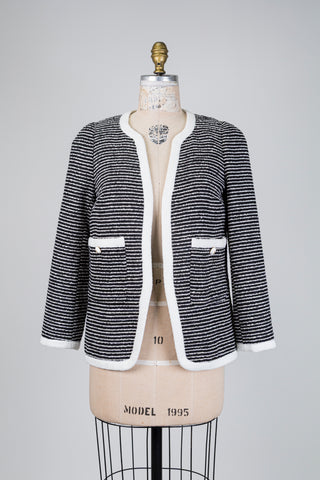 Black jacket with embossed stripes (8)