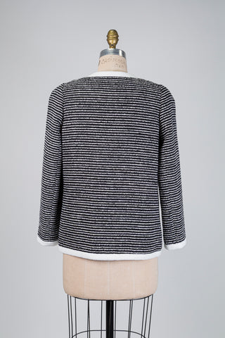 Black jacket with embossed stripes (8)