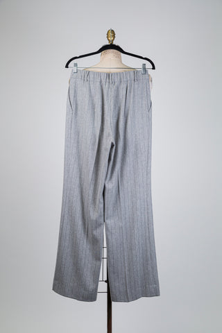 Pantalon tailleur gris à détails lumineux (6)