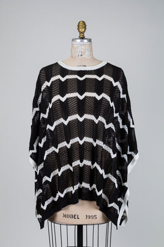 Black and white herringbone high poncho (XS to XL)