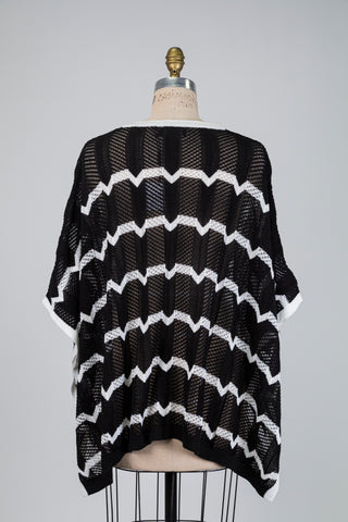 Black and white herringbone high poncho (XS to XL)
