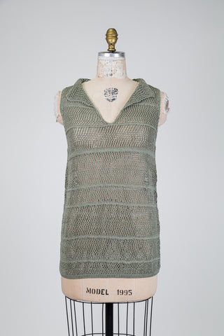 Débardeur vert militaire col V en maille filet (TU)
