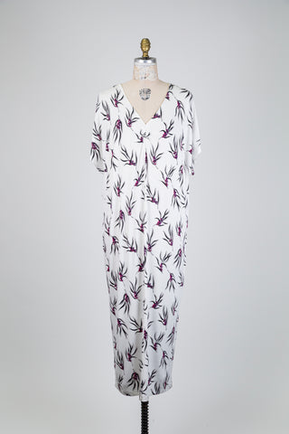 Robe blanche à feuillage et baies fuchsia (S+)