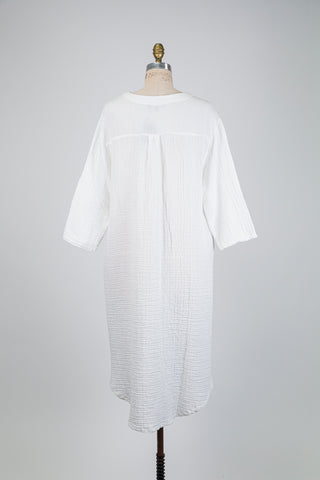 Robe blanche en coton gaufré (S+)