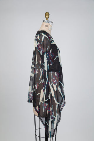 Abstract tribal tunic with an asymmetrical cut (S)