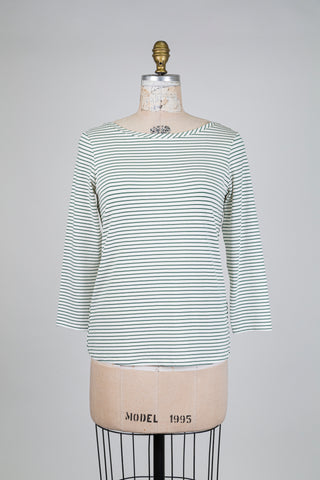 Chandail blanc col bateau à rayures vert forêt (6)