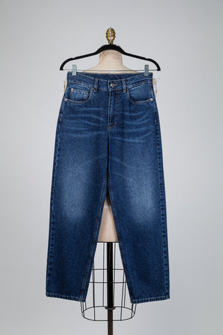 Dark blue denim jeans with faded thighs (6)
