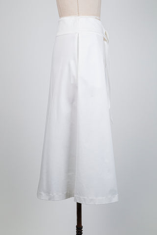 White skirt with tie waist and button placket (6)