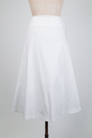 White skirt with tie waist and button placket (6)