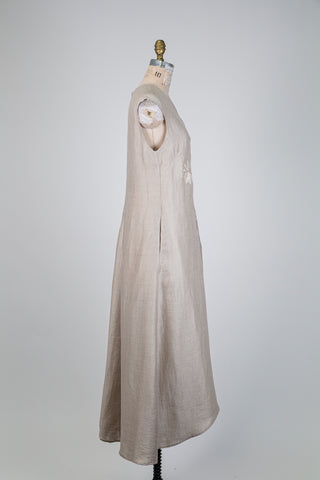 Robe en lin beige à relief végétal (8+12)