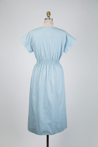 Aqua fitted dress with a luminous collar (6)