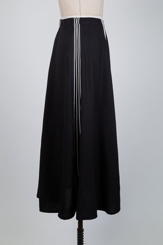 Black A-line skirt with white piping (6)