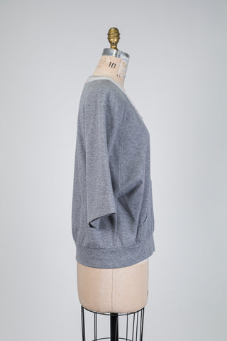 Grey fleece hoodie with a kangaroo pocket (6)