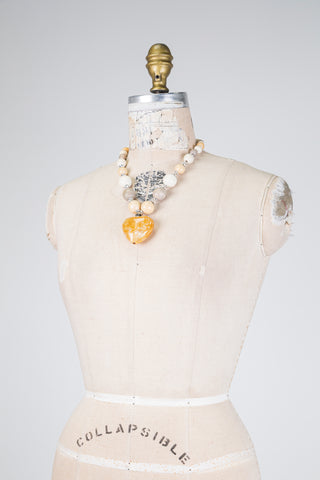 Collier cœur vanille nacré (TU)