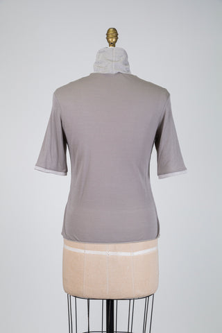 Grey T-shirt with a glittering high-neck collar (6)