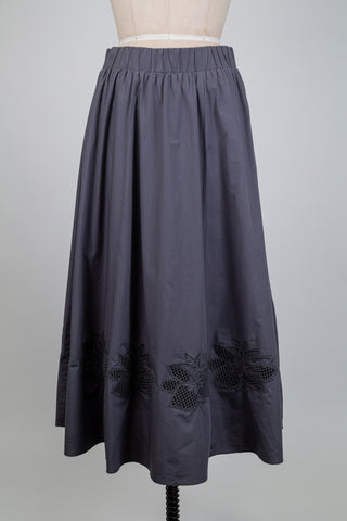 Jupe grise évasée à broderie anglaise (8 à 12)