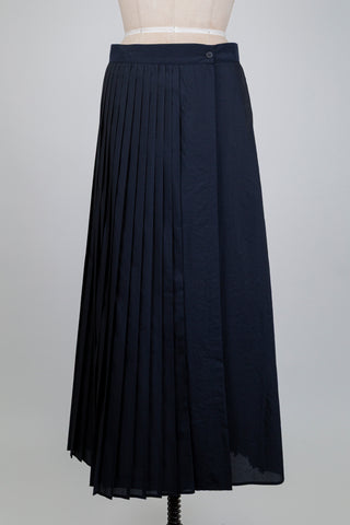 Navy accordion pleat skirt (L)