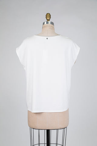 Pearly white top with jeweled trim (4 to 14)