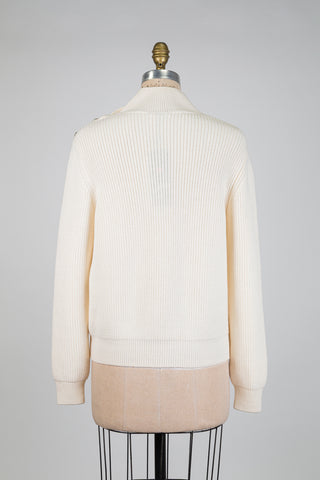Off-white knit with a bright shoulder (4 to 10)