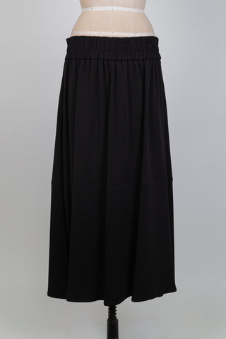 Black skirt with straight hem (L-XL)