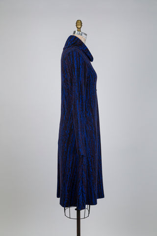 Straight, pleated dress with a watercolor effect (S)