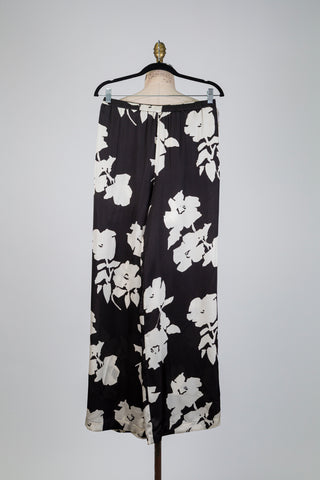 Black trousers with beige floral print (6+12)