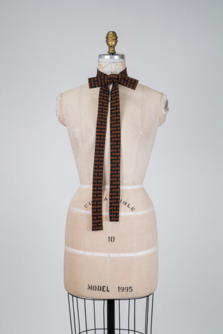 Colonel hexa-chic terracotta on a black background (OS)