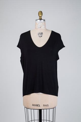 Black high-low t-shirt (S+)